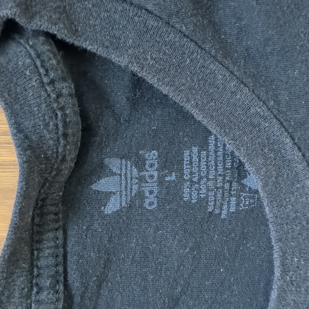 Adidas Large Black Shirt - Picture 2 of 5